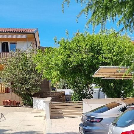 Appartement Apartman Z12 à Kornić Extérieur photo