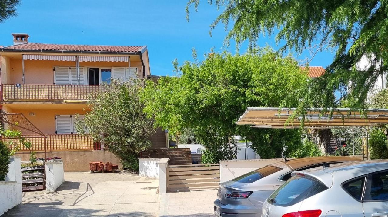 Appartement Apartman Z12 à Kornić Extérieur photo